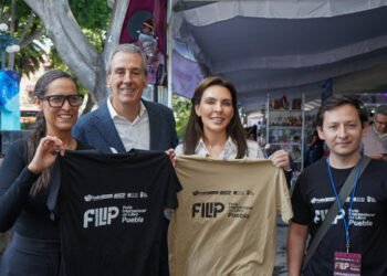 Recorren Pepe Chedraui y MariElise Budib la Feria Internacional del Libro Puebla