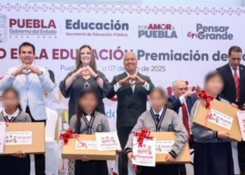 Reconocen a ganadores de la Olimpiada del Conocimiento 2025