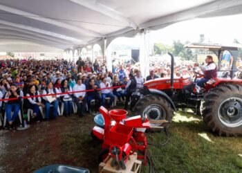 Con inversión de 84 mdp, Gobierno estatal beneficia a microrregión de Ahuazotepec