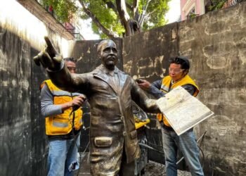Restaura Gobierno de la Ciudad esculturas en el andador 5 de Mayo