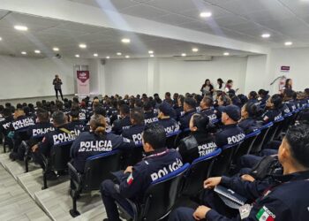 Gobierno de la Ciudad capacita a policías en aplicación de órdenes de protección a niñas, adolescentes y mujeres