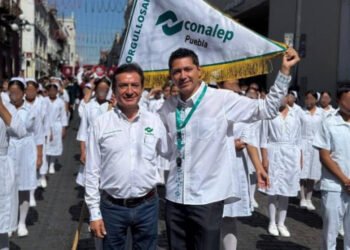 Refuerza Conalep Puebla valores cívicos en desfile del 16 de septiembre