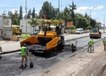 Con aplicación correcta de recursos y ahorro del 68%, en Puebla Capital se rehabilitan 1,200 calles