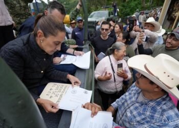 Presidenta Claudia Sheinbaum supervisa labores y apertura de caminos de Querétaro; inicia censo en apoyo a la población