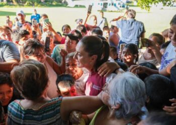 En la comunidad de La Ceiba, Puebla, Presidenta Claudia Sheinbaum reafirma su compromiso de ayudar a las y los afectados por las lluvias