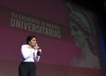 El medio digital aísla y deshumaniza: Olimpia Melo Cruz