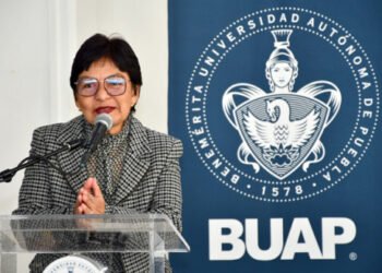 Toma protesta la Rectora Lilia Cedillo a Irma García como directora de la Preparatoria 2 de Octubre de 1968