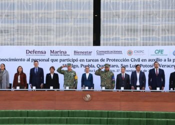 Acompañó Armenta Mier a la Presidenta Claudia Sheinbaum al reconocimiento a personal que atendió la emergencia pluvial