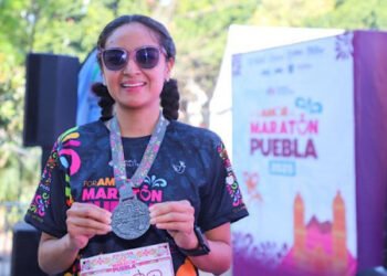 Maratonista de Kenia impone su fuerza en femenil; poblanos dominan rama varonil