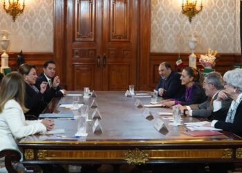 Reunión entre la presidenta de México y la presidenta de la República de Honduras