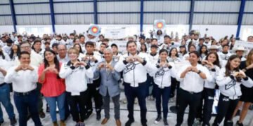 Gobierno de Puebla entrega incentivos económicos históricos al deporte