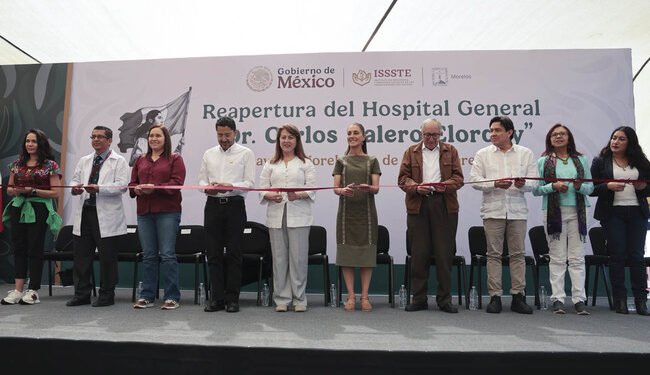 Cuernavaca, Morelos. México. 30 de noviembre 2025. La presidenta constitucional de los Estados Unidos Mexicanos, la Doctora Claudia Sheinbaum Pardo en Reapertura: Hospital General del ISSSTE. La acompañan: Margarita González Saravia, Gobernadora de Morelos; David Kershenobich Stalnikowitz, Secretario de Salud; Martí Batres Guadarrama, Director General del ISSSTE;  Gustavo Reyes Terán, Director Médico del ISSSTE; Jabnely Maldonado Meza, Vocal Ejecutivo del FOVISSSTE (Fondo de la Vivienda del ISSSTE); Leticia Ramirez coordinadora de asuntos gubernamentales; Rocío del Pilar Villarauz Martínez, Directora Estratégica de Información, Supervisión y Evaluación del ISSSTE; Dunia Ludlow Deloya Directora de SUPERISSSTE y Edmundo González Vargas director del Hospital Dr. Carlos Calero Elorduy. Foto: Gabriel Monroy/Presidencia