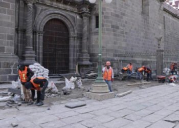 Rehabilita Gobierno del Estado el atrio de la Catedral poblana