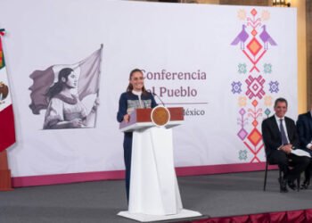 Sin aumentar impuestos y combatiendo la evasión fiscal, en 2025 se logró récord de recaudación con 487 mil 446 mdp más en 2024: Presidenta