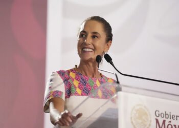 Hay algo que no está en negociación y eso es la independencia y la soberanía de nuestra patria: Presidenta desde Petatlán, Guerrero