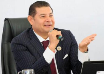Aumento en recaudación se refleja en mejores obras para familias poblanas: Armenta