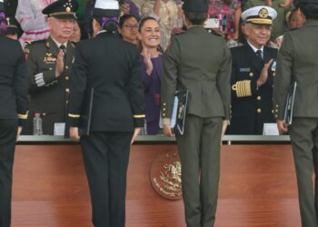 Presidenta conmemora Día Internacional de la Mujer en homenaje a las mujeres de las Fuerzas Armadas