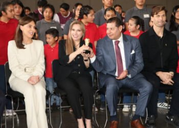 Puebla forma parte de la fiesta mundialista, recibe Trofeo Internacional