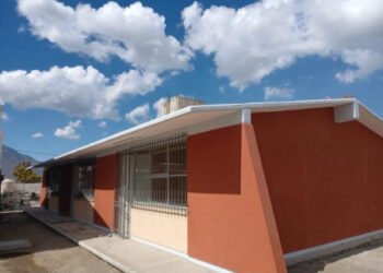 Gobierno de Puebla moderniza infraestructura educativa en Tlachichuca