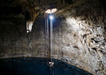 El INAH continúa con registro de vestigios encontrados en el Cenote Síis Já, en Yucatán