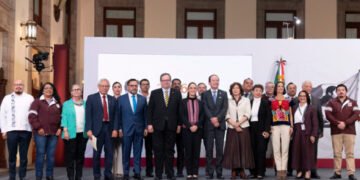 Presidenta presenta Comité de Científicos y Especialistas que analizarán la explotación de gas natural no convencional