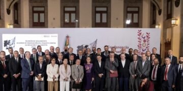 Presidenta Claudia Sheinbaum acuerda con empresarios renovación del Pacic para mantener la canasta básica en 910 pesos