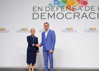 Cumbre en Defensa de la Democracia: Presidenta propone programa global de reforestación y declaración contra intervención militar en Cuba