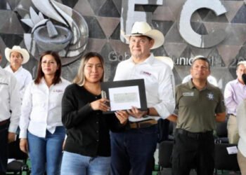 En El Seco, Gobierno Estatal impulsa riqueza comunitaria con obra y apoyos al campo