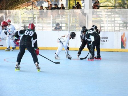 Competencia nacional de hockey reúne talento juvenil en Puebla