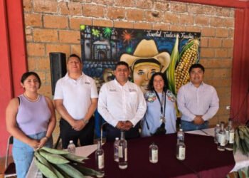 Gobierno estatal impulsa expoventas artesanales en espacios emblemáticos de los municipios