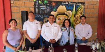 Gobierno estatal impulsa expoventas artesanales en espacios emblemáticos de los municipios
