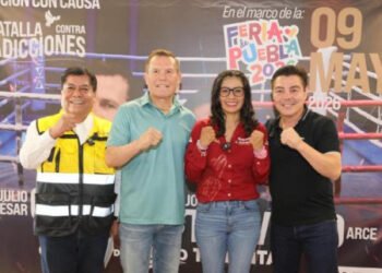 Campeones del boxeo mundial inspiran a estudiantes en la UDEP