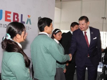 Talento poblano conquista escenarios internacionales en cine, tecnología e innovación