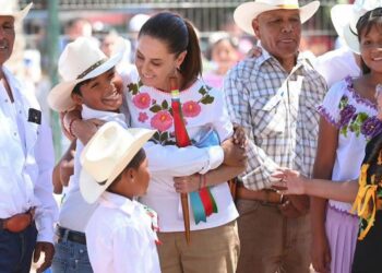 Presidenta firma decreto por el cual suman 45 mil 794 ha restituidas al pueblo Yaqui, inaugura comedor y anuncia plan de agricultura y pesca