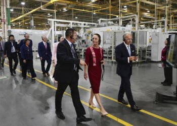 Plan México es creer en los trabajadores: Presidenta; General Motors producirá 80 mil autos para el consumo nacional que antes se importaban