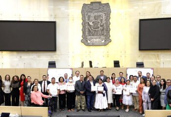 Reconocen en el Congreso de Puebla la labor docente en la preservación de lenguas originarias