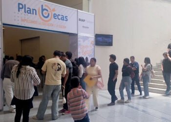 Apoya BUAP la educación a través de la feria Plan Becas 2026