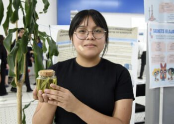 Propone estudiante BUAP aprovechar residuos de agave para crear fibras textiles
