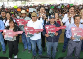 Gobierno Estatal acelera la revolución del campo con apoyos, maquinaria y Obra Comunitaria