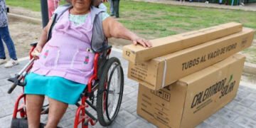Gobierno del estado cumple compromisos con familias de San José Chiapa
