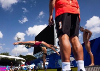 La nadadora poblana Aranza López consigue oro en los JCC 2026