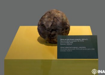 En el Metro Zócalo-Tenochtitlan exhiben réplicas de las 14 pelotas de hule más antiguas de Mesoamérica