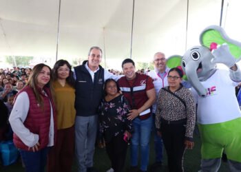 A través del DIF Puebla Capital, entrega Pepe Chedraui más de 4 mil despensas en La Resurrección