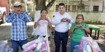 Con humanismo, Gobierno Estatal brinda acompañamiento a familias afectadas por lluvias en Tlaola