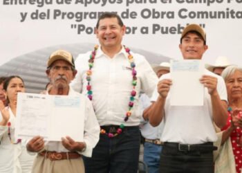 Infraestructura carretera y Obra Comunitaria construyen bienestar en Huatlatlauca: Armenta Mier