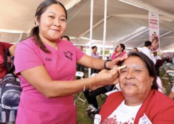 SEDIF fortalece atención a familias de la Sierra Negra con nuevos apoyos.