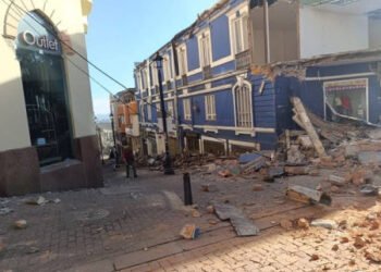Fuerte sismo de magnitud 7,4 sacude gran parte de Colombia