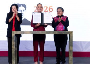 Presidenta Claudia Sheinbaum firma decreto para fortalecer la transparencia en el Gobierno de México