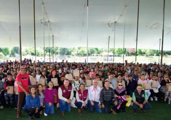 Lleva Gobierno de Pepe Chedraui programa “Alimentación Imparable” a San Felipe Hueyotlipan