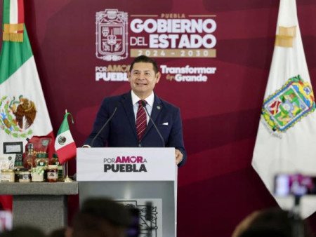Modernización del Aeropuerto Hermanos Serdán proyecta a Puebla hacia 2030: Armenta Mier.